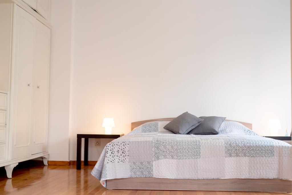 Central 5 Room Apartment Афины Экстерьер фото